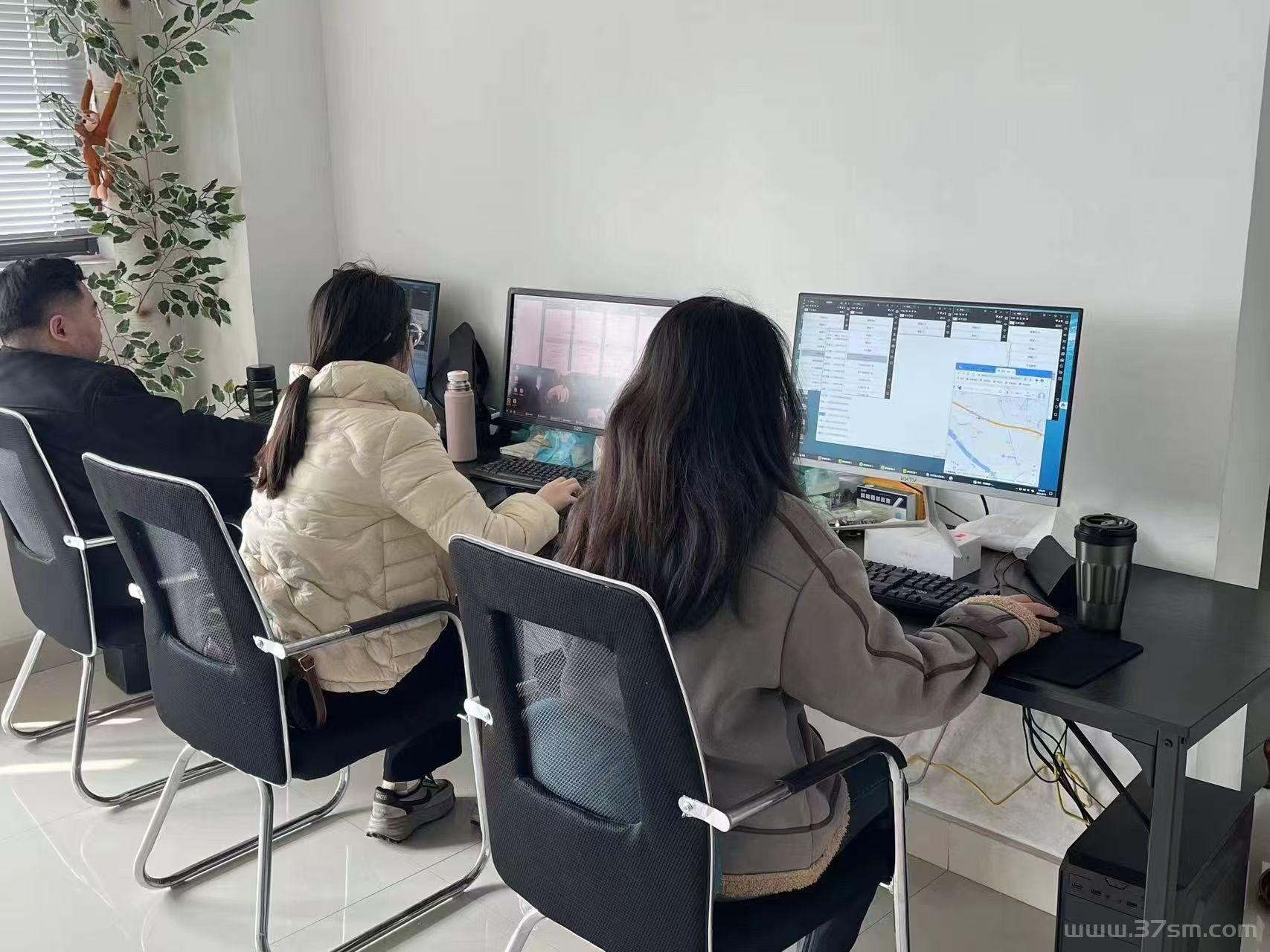 美团客服项目，月收益 2W +，长久稳定，工作室可批量**